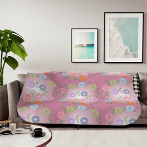Why a Personalized Blanket Is the Coziest Gift You Can Give This Fall