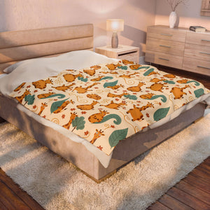Giraffe Friends Velveteen Plush Blanket