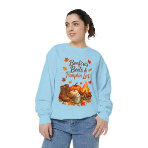 Cozy autumn layer carrying original DipaliZ slogan artwork