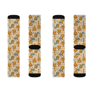 Cute Giraffe Pattern Sublimation Socks — Fun Animal Crew Socks for Kids & Adults
