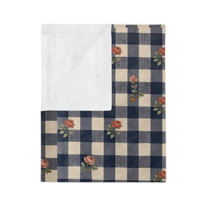 Short velveteen nap on the DipaliZ microfiber throw blanket