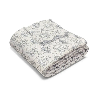 Home Decor - Arctic Fleece Blanket - Cozy Lotus Pattern Winter Throw - Dipaliz