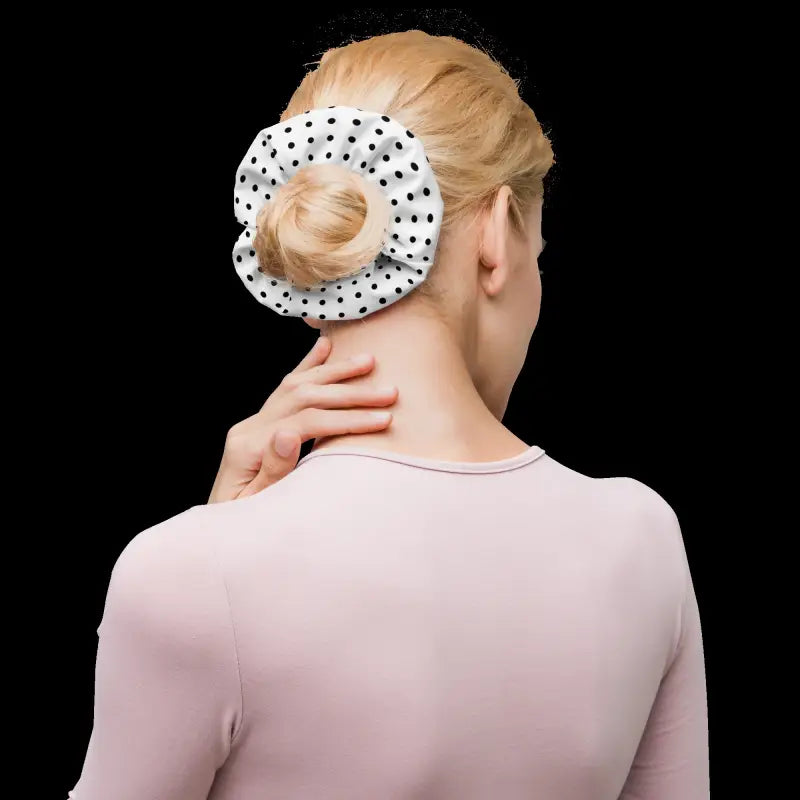 Polka Dot Sustainable Scrunchie: Chic & Eco-friendly Fashion