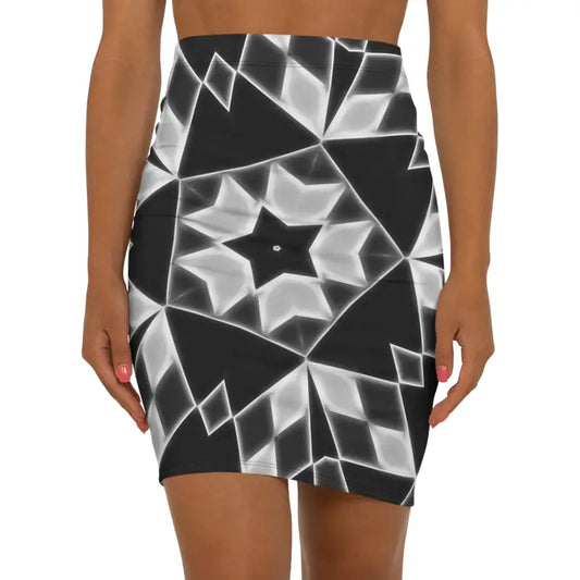 Chic Mini Skirt with Black & White Geometrical Pattern - Xs / Stitching Skirts