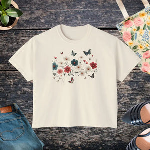 T-shirt - Flowers Boxy Tee Slightly Cropped Stylish Butterfly Print - Dipaliz Ivory / s