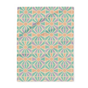 Cozy Geometric Arctic Fleece Blanket - Vibrant Warmth - Dipaliz - 30’’ × 40’’ - Blankets