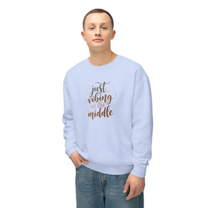 Cozy Crewneck Sweatshirt - just Vibing in the Middle - Dipaliz