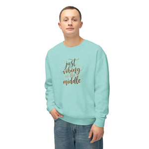 Cozy Crewneck Sweatshirt - just Vibing in the Middle - Dipaliz
