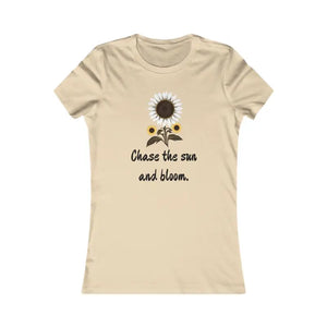 Women’s Favorite Tee Sunflower Summer Fashion Top - Dipaliz - s / Soft Cream - T-shirts