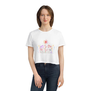 Chic Wild Flowers Flowy Cropped Tee - Women’s - Dipaliz - T-shirts