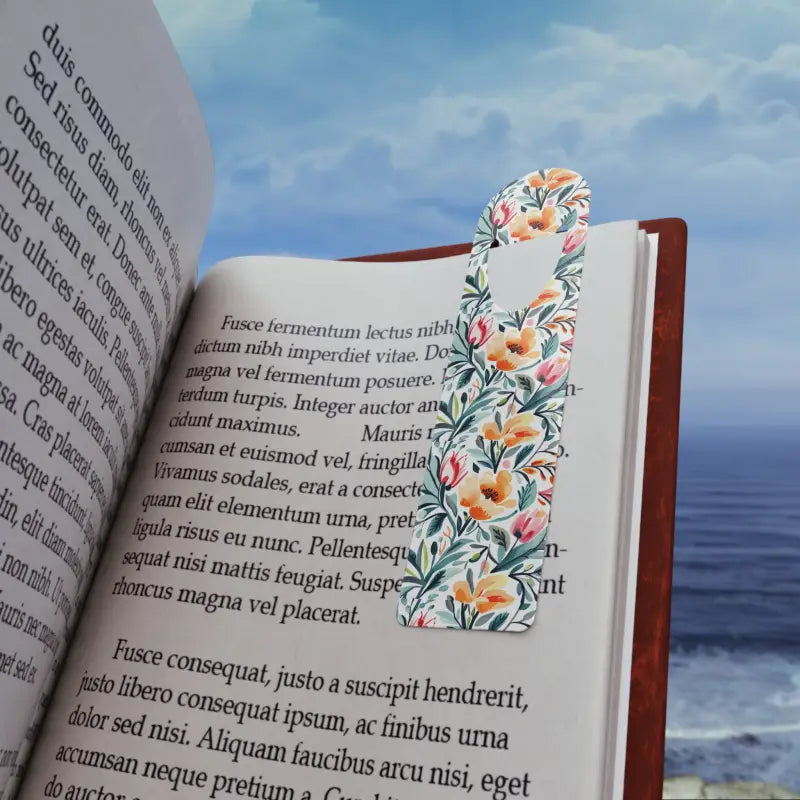 Elegant Floral Aluminum Bookmark for Book Enthusiasts - one Size / White Accessories