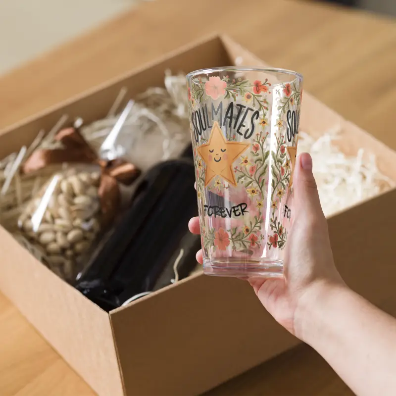 Elevate your Drinks with Trendy Shaker Pint Glass!