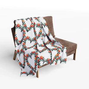 Cozy Arctic Fleece Blanket with Vibrant Floral Heart - Dipaliz - Blankets