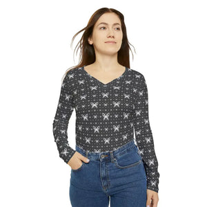 Long Sleeve v Neck Butterflies Pattern Tee - Dipaliz - Xs - T-shirts