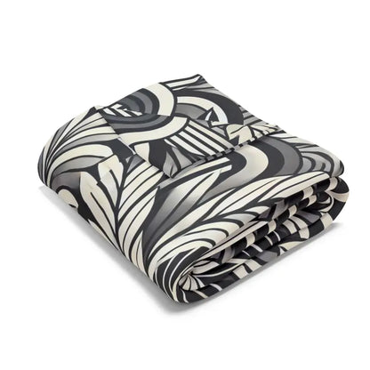 Vibrant Arctic Fleece Blanket with Geometrical Leaves Pattern - Home Decor