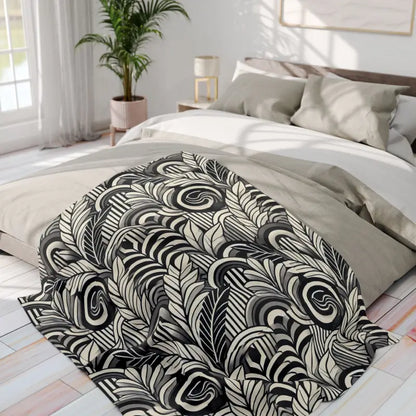 Vibrant Arctic Fleece Blanket with Geometrical Leaves Pattern - Home Decor