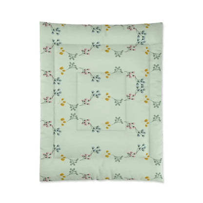 Snuggle in Style with our Green Floral Pattern Polyester Comforter - Home Decor