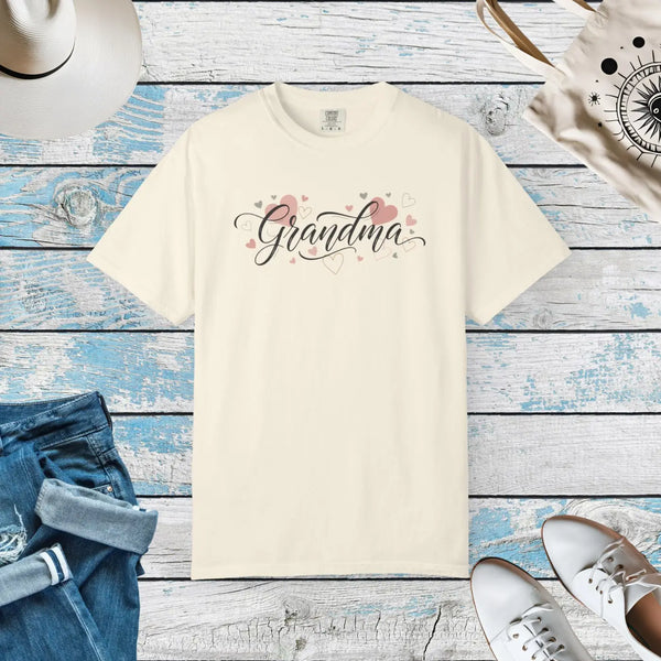 Grandma Floral T-shirt, Soft Vintage Garment-dyed Tee for Mothers & Grandmothers - Ivory / l