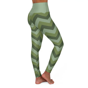 Green Chevron Leggings - Zigzag Pattern for Deep Squats - Dipaliz