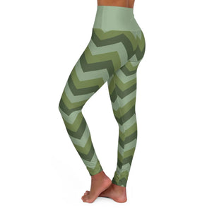 Green Chevron Leggings - Zigzag Pattern for Deep Squats - Dipaliz