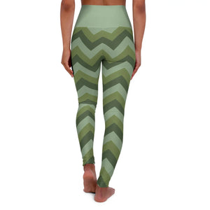 Green Chevron Leggings - Zigzag Pattern for Deep Squats - Dipaliz