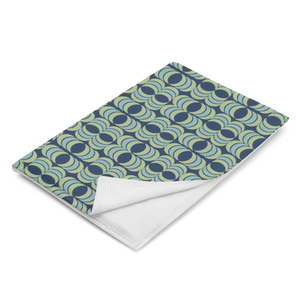 Green Throw Blanket – Soft Silk Touch Plush - Dipaliz - Blankets