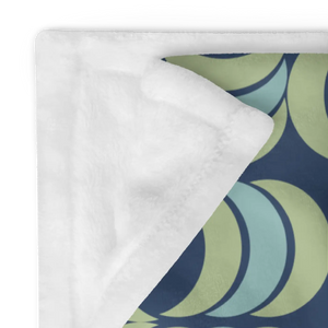 Green Throw Blanket – Soft Silk Touch Plush - Dipaliz - Blankets