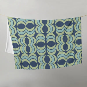 Green Throw Blanket – Soft Silk Touch Plush - Dipaliz - Blankets
