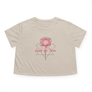 Flowy Cropped Tee Rose Flower Soft Everyday Wear - Dipaliz - T-shirts - m