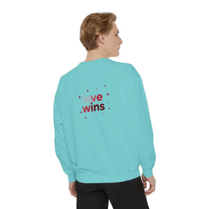 Sweatshirt - Love Wins - Cozy White Crewneck Pink Heart - Dipaliz