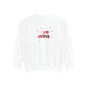 Sweatshirt - Love Wins - Cozy White Crewneck Pink Heart - Dipaliz