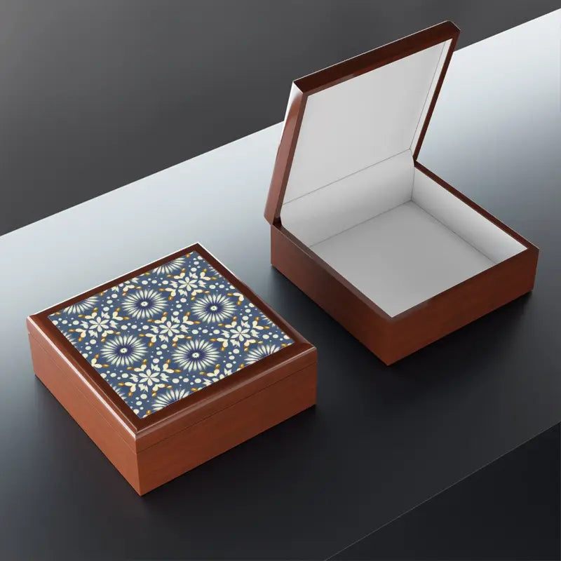 Luxurious Geometric Jewelry Box: Keep Valuables Safe in Style - Golden Oak / one Size Box