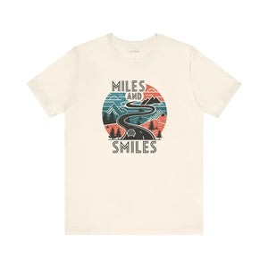 T-shirt - Smiles Unisex Jersey Short Sleeve Tee - Ultimate Comfort - Dipaliz