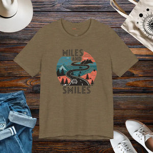T-shirt - Smiles Unisex Jersey Short Sleeve Tee - Ultimate Comfort - Dipaliz