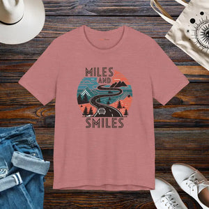 T-shirt - Smiles Unisex Jersey Short Sleeve Tee - Ultimate Comfort - Dipaliz
