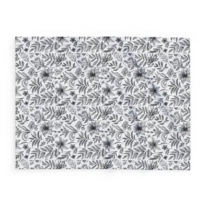 Floral Arctic Fleece Blanket - Elegant Monochrome Warmth - Dipaliz - Blankets