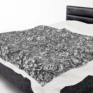 Velveteen Plush Blanket - Monochrome Floral Pattern - Dipaliz - 60’’ × 80’’ - Blankets