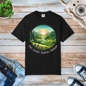 Relaxed Fit Graphic Tee for Outdoor Lovers Adventures - Dipaliz - Black / s - T-shirts