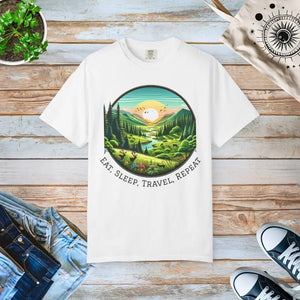 Relaxed Fit Graphic Tee for Outdoor Lovers Adventures - Dipaliz - White / s - T-shirts