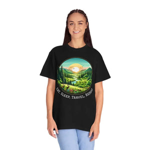 Relaxed Fit Graphic Tee for Outdoor Lovers Adventures - Dipaliz - T-shirts