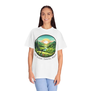 Relaxed Fit Graphic Tee for Outdoor Lovers Adventures - Dipaliz - T-shirts