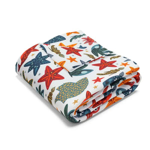 Vibrant Sea Creatures Arctic Fleece Blanket - Cozy Underwater Adventure - Dipaliz - Blankets