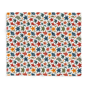 Vibrant Sea Creatures Arctic Fleece Blanket - Cozy Underwater Adventure - Dipaliz - Blankets