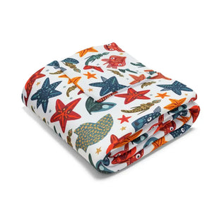 Vibrant Sea Creatures Arctic Fleece Blanket - Cozy Underwater Adventure - Dipaliz - Blankets