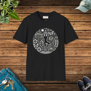 Pose Unisex Softstyle Tee - Yoga Comfort Style - Dipaliz - Black / s - T-shirts