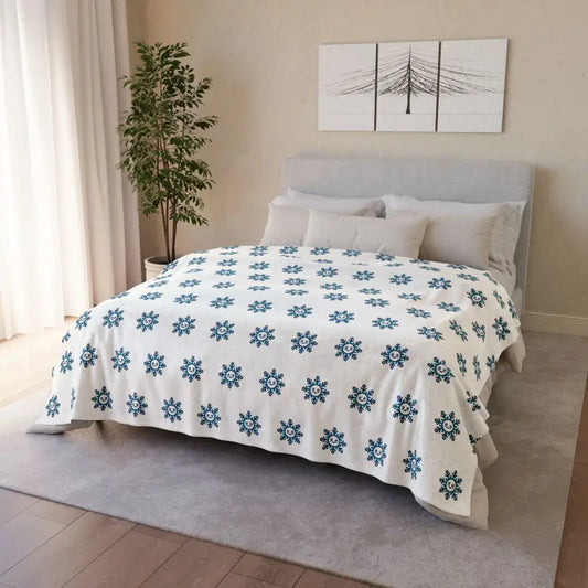 Snuggle in Style: Soft Polyester Snowflake Blanket Magic - Home Decor