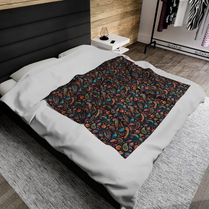 Snuggle In Luxury: Velveteen Plush Blanket With Paisley Pattern - Blankets