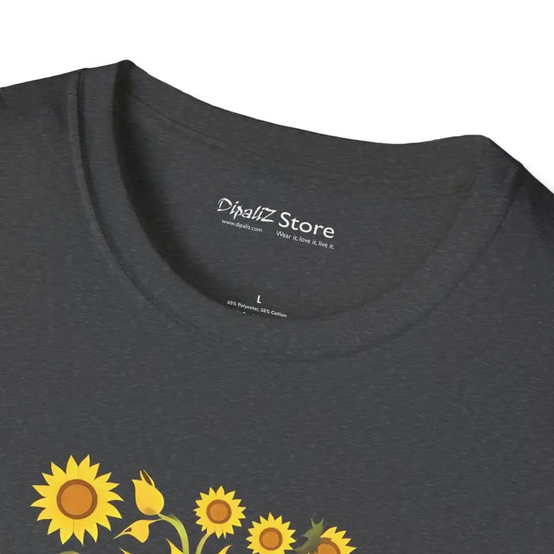 Unisex Softstyle T-shirt: Comfy Cotton in Sunflower Style - T-shirt