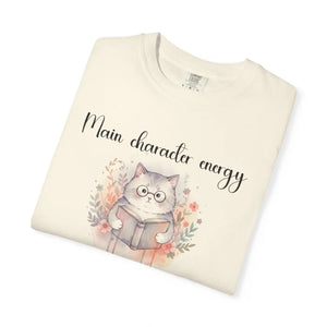 Cozy Reading Cat Tee - Main Character Energy - Dipaliz - T-shirts - m